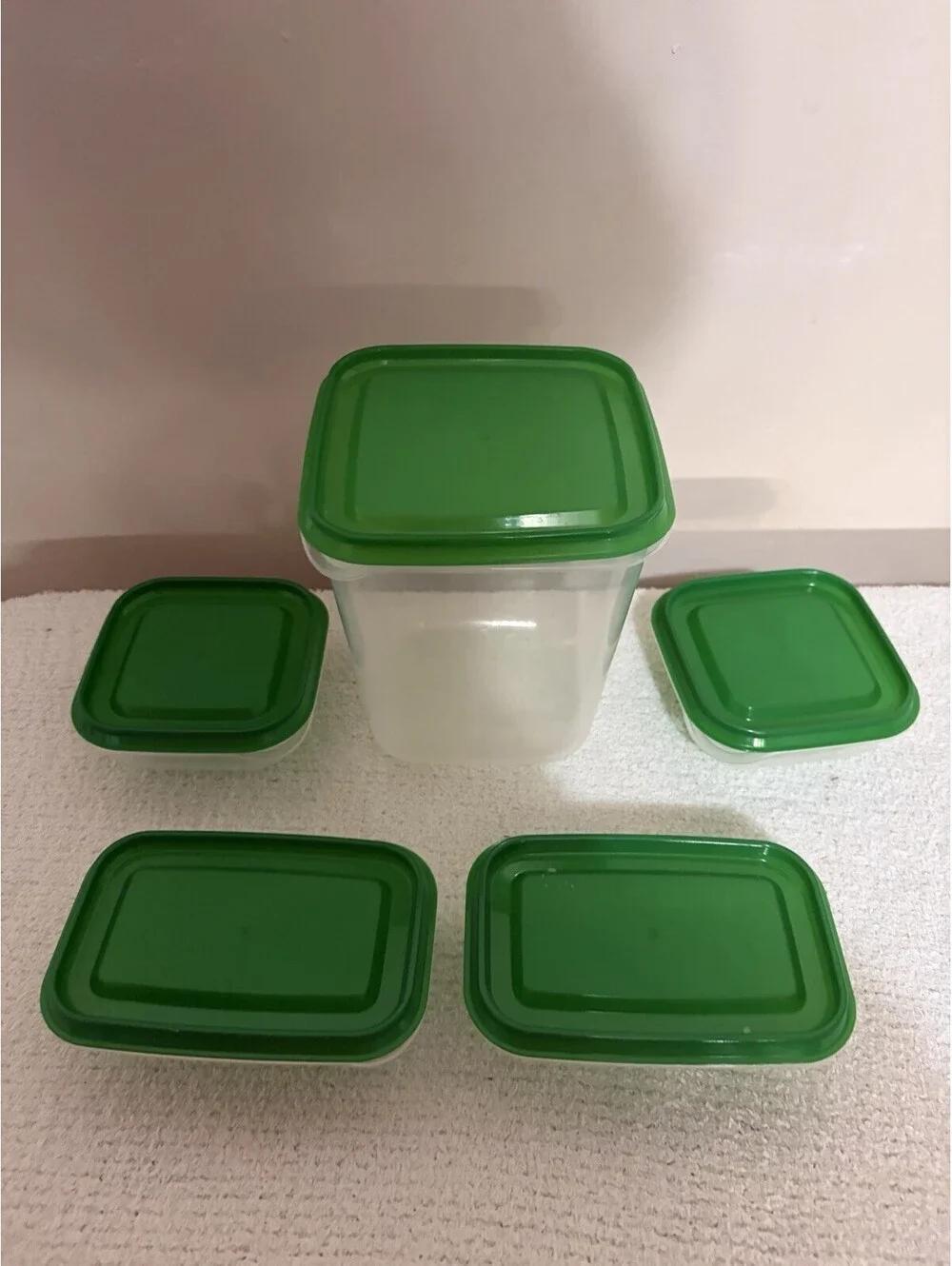 Ikea 5  Pieces Green & Clear Plastic Food Saver W/Lids